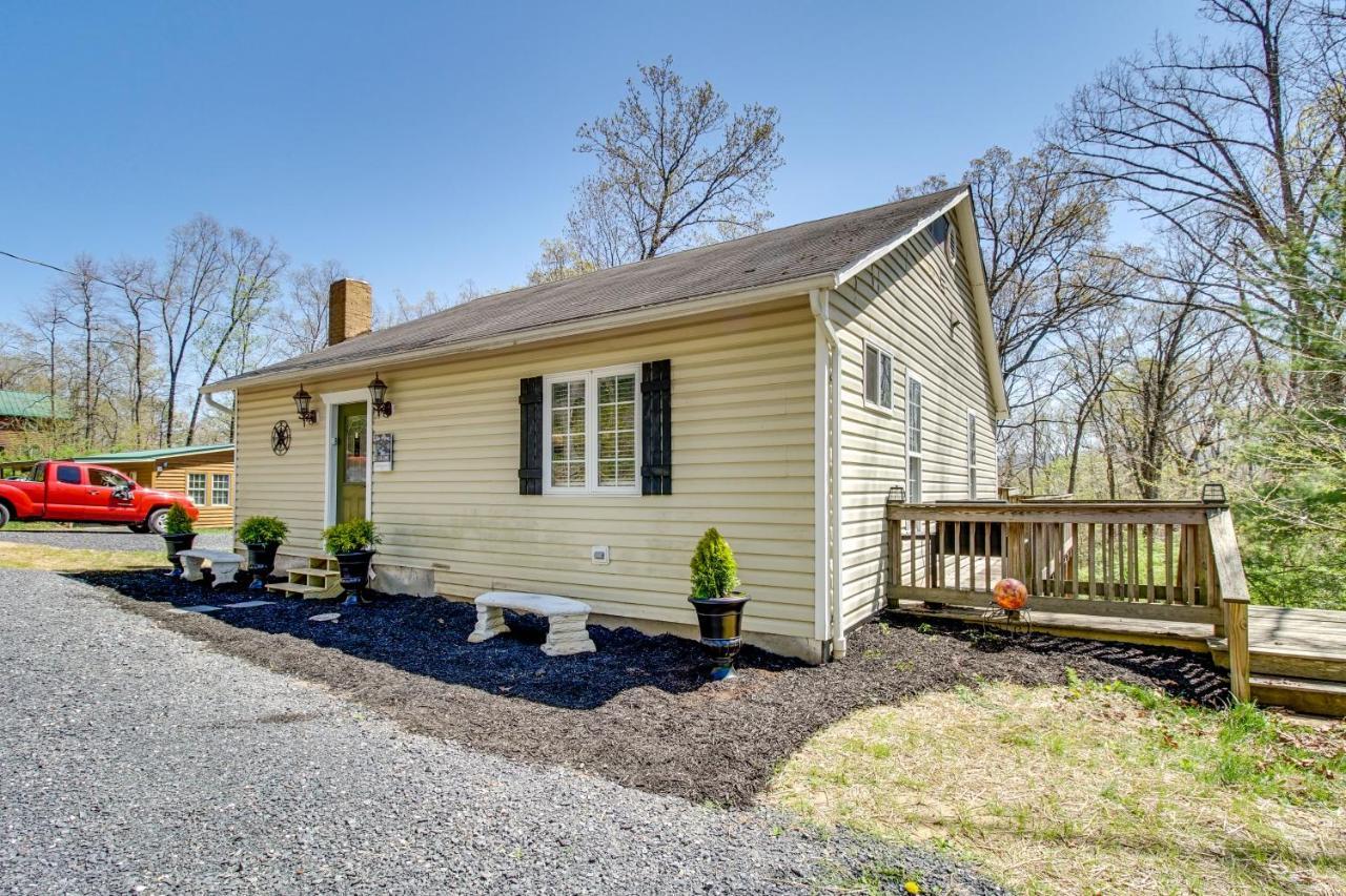 Homey Luray Cabin With Fire Pit And Deck! Eksteriør bilde